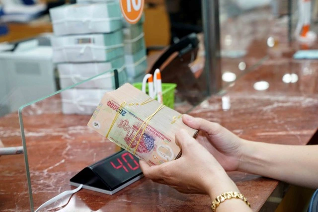 cổ phiếu ngân hàng tăng vốn điều lệ