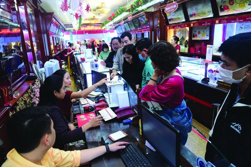 Thị trường vàng 2025 biến động phức tạp, tiềm năng tăng giá 1 đầu tư thị trường vàng 2025