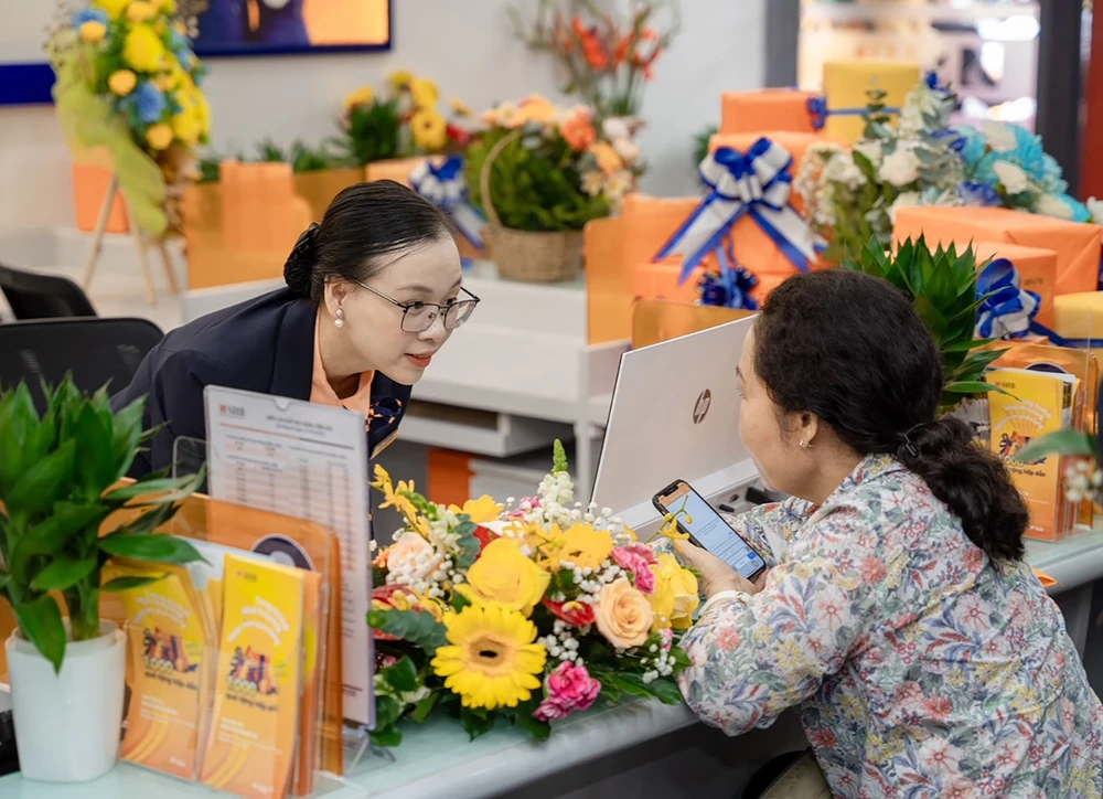 Lãi suất ngân hàng 12/2024: Tăng mạnh cho người gửi, ưu đãi lớn cho khách VIP 2 lãi suất ngân hàng cuối năm