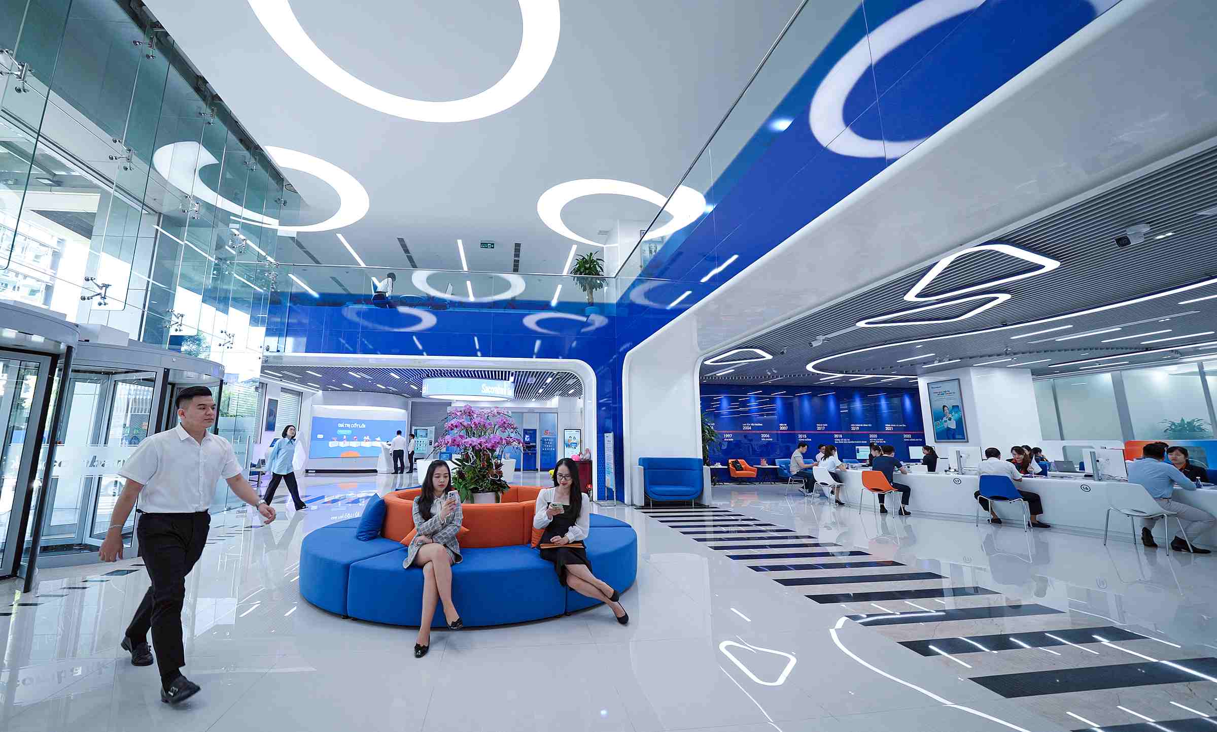 Lợi nhuận ngân hàng 2024: Nhiều "ông lớn" vượt chỉ tiêu 2 lợi nhuận ngân hàng sacombank