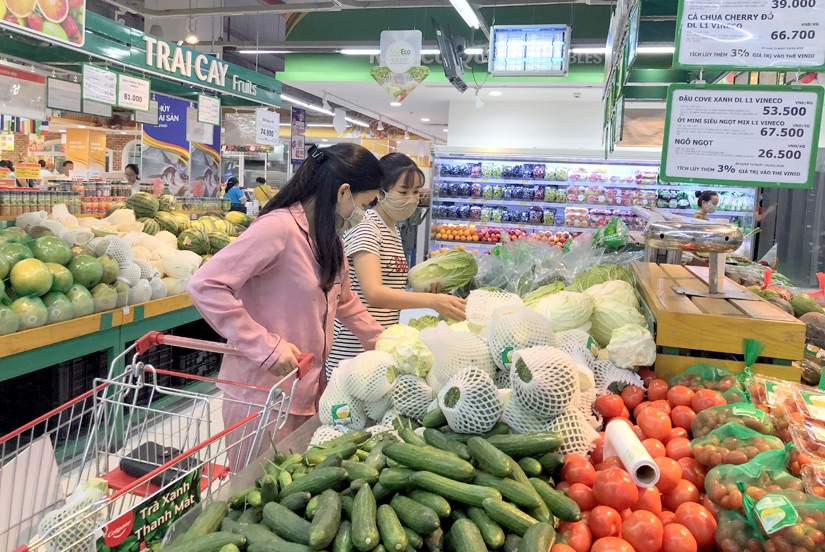 Tăng mạnh lượng hàng hóa chuẩn bị đón Tết Nguyên đán 2025 1 mua sắm cuối năm và tết nguyên đán
