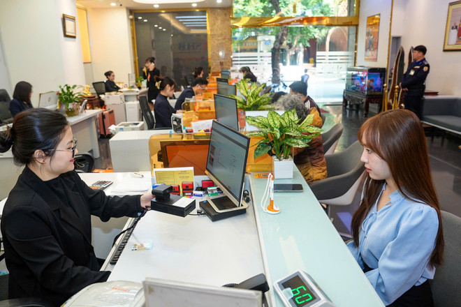Gấp rút xác thực sinh trắc học ngân hàng trước "giờ G" 1 Thời hạn xác thực sinh trắc học cận kề, người dân khẩn trương hoàn tất.