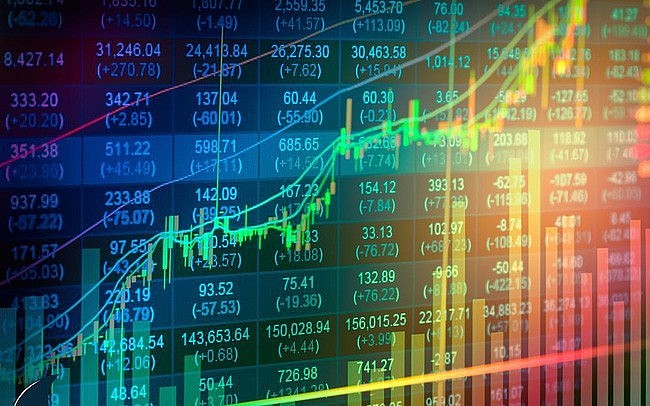 Thị trường chứng khoán “vượt sóng”, VN-Index ghi nhận tăng mạnh 27 điểm 1 Phiên giao dịch chứng khoán hôm nay được bao phủ bởi sắc xanh