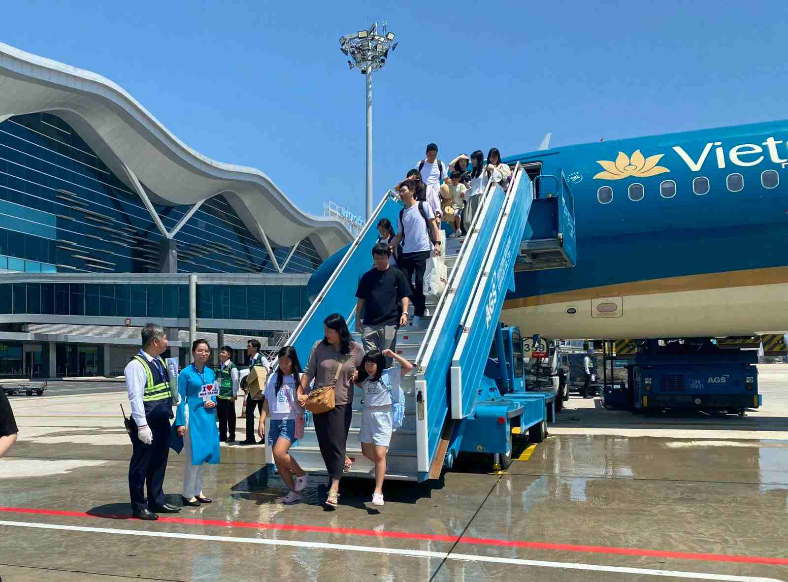 Vietnam Airlines đạt gần 23 triệu khách năm 2024, đặt mục tiêu tăng trưởng năm 2025 2 tin tuc vietnamairlines 1