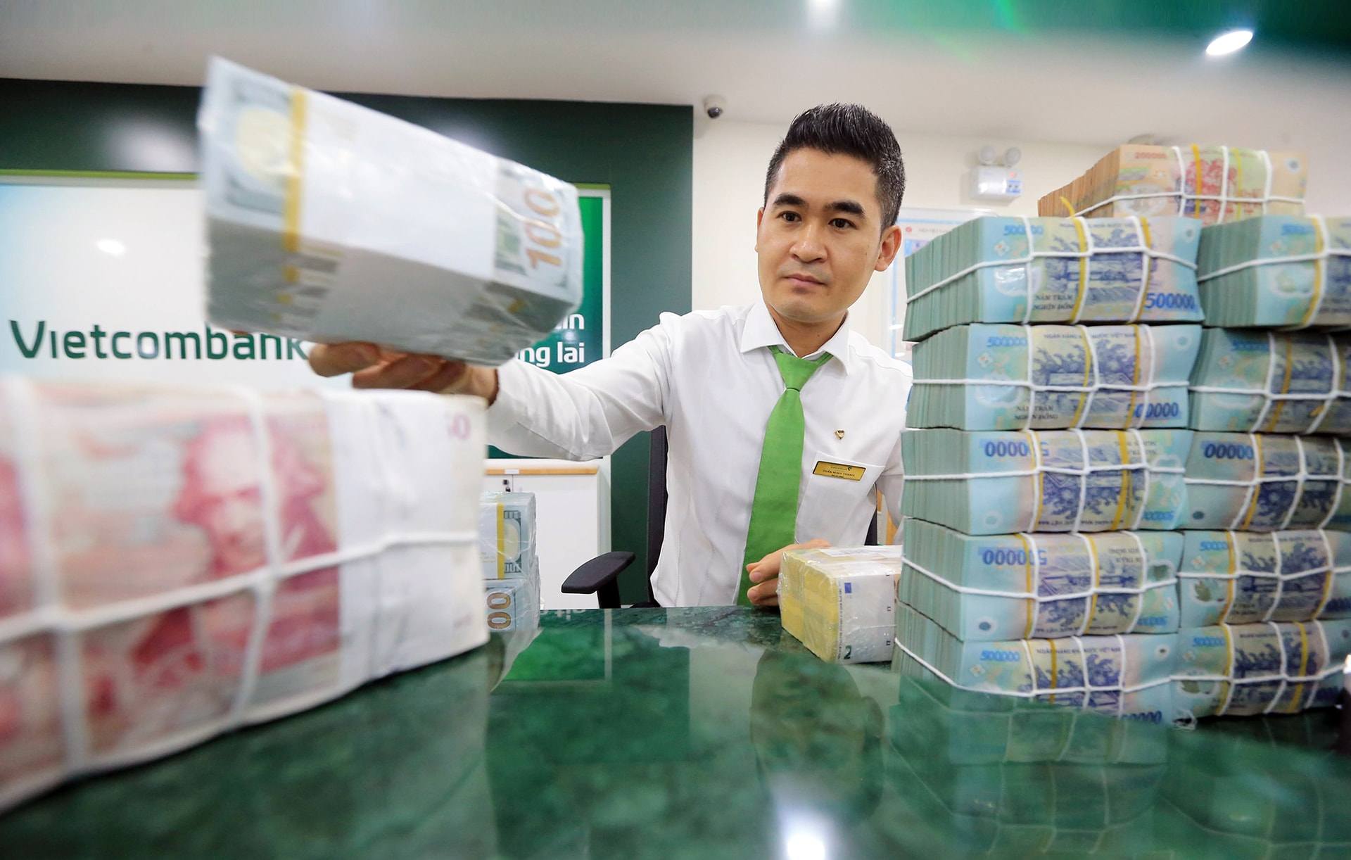 Lợi nhuận ngân hàng 2025 dự báo tăng trưởng tích cực 2 triển vọng lợi nhuận ngân hàng