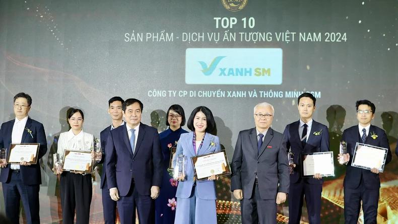 Vinh danh Top 10 sản phẩm-dịch vụ ấn tượng và Top 50 sản phẩm-dịch vụ tin dùng Việt Nam 2024 2 sản phẩm được vinh danh