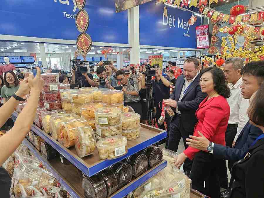 Giải pháp đảm bảo lưu thông hàng hóa dịp Tết Nguyên Đán 2025 2 Nhiều địa phương đã tổ chức các hội nghị kết nối cung cầu, tạo điều kiện cho doanh nghiệp và hợp tác xã tìm kiếm đối tác vận tải uy tín với chi phí hợp lý
