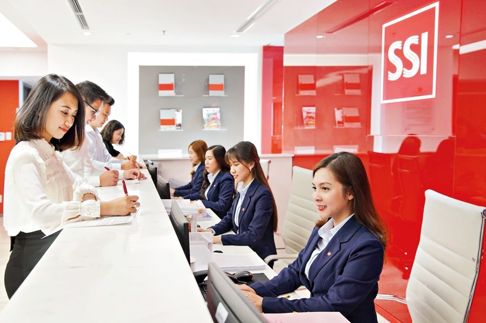 SSI lãi khủng ước tính hơn 3.500 tỷ, vượt mục tiêu năm 2024 1 SSI ghi nhận doanh thu, kết quả kinh doanh 2024