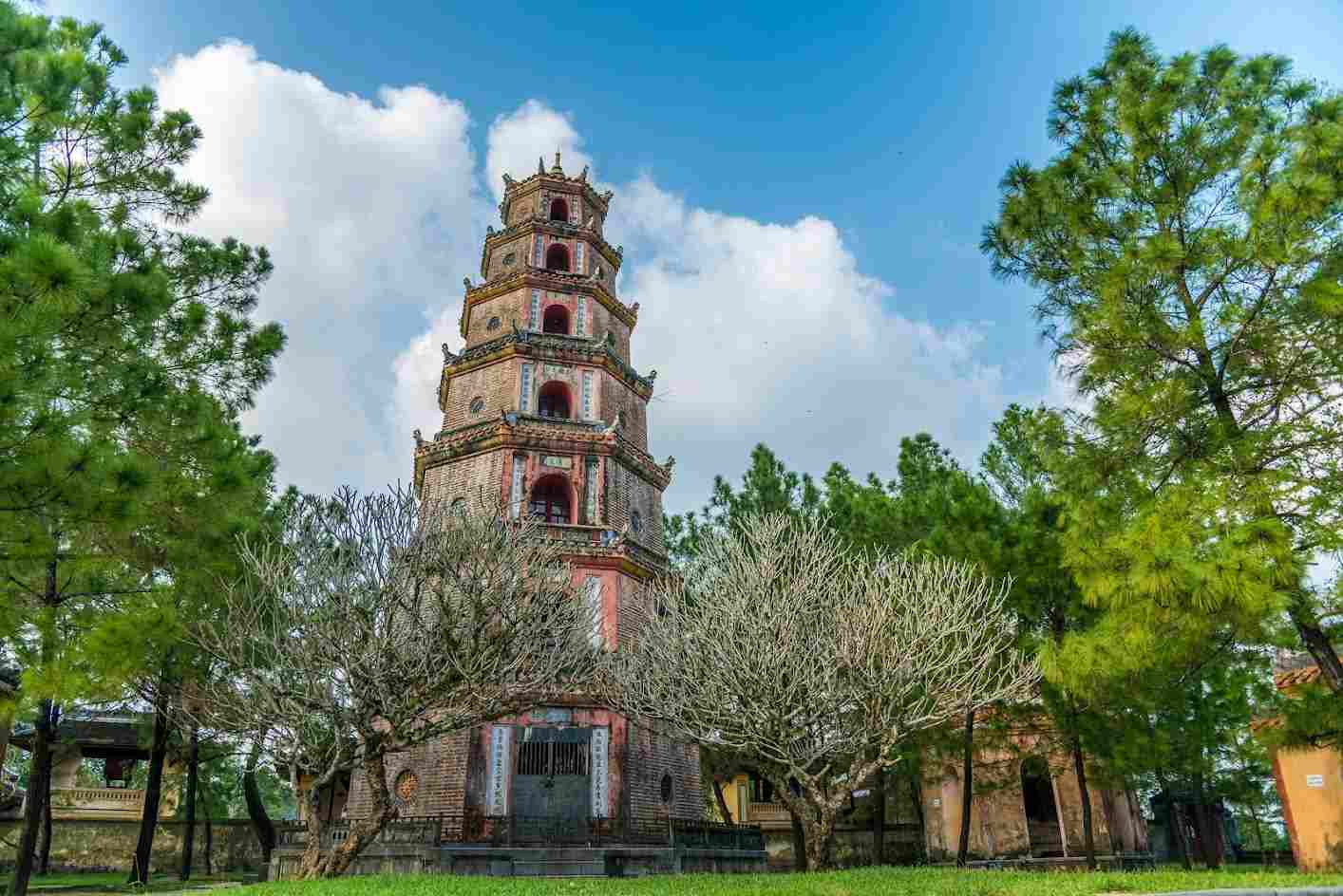 Huế đặt mục tiêu 5 triệu khách và 11.200 tỷ doanh thu du lịch 2025 2 Huế đặt mục tiêu 5 triệu khách và 11.200 tỷ doanh thu du lịch 2025