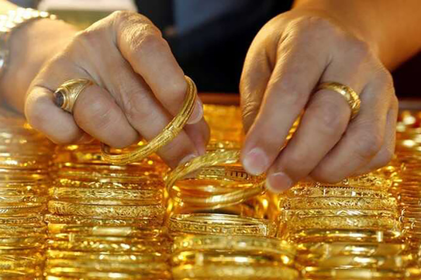 Giá vàng tăng vọt đầu năm 2025, SJC tăng mạnh cả triệu đồng 3 giá vàng hôm nay