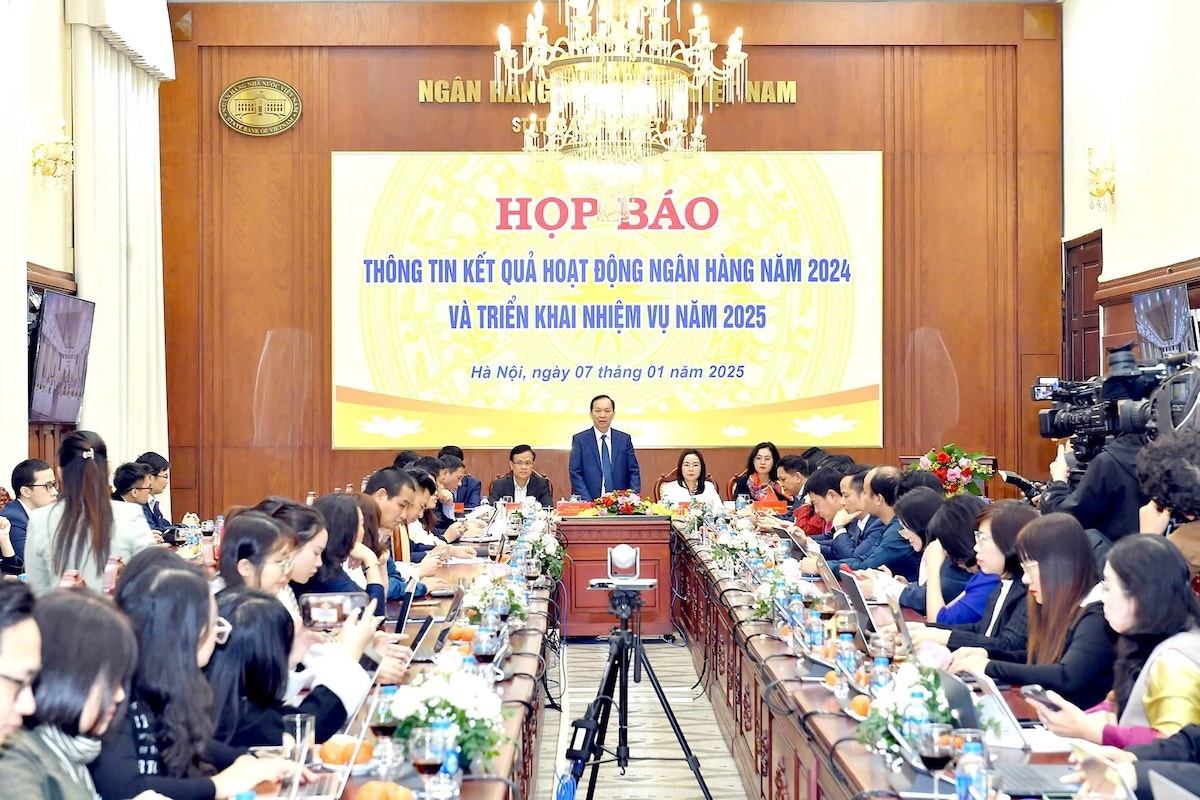 Tín dụng đạt kỷ lục 2,1 triệu tỷ, hướng tới tăng trưởng 16% trong năm 2025 3 họp báo tăng trưởng tín dụng