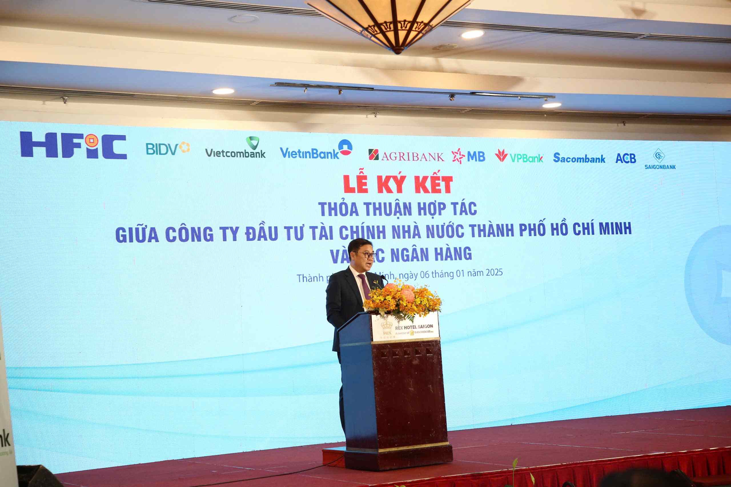 HFIC bắt tay 9 ngân hàng thúc đẩy nguồn vốn phát triển TP.HCM năm 2025 2 hợp tác HFIC