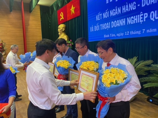 TP. HCM mở rộng tín dụng cho doanh nghiệp năm 2025 2 Tín dụng ngân hàng