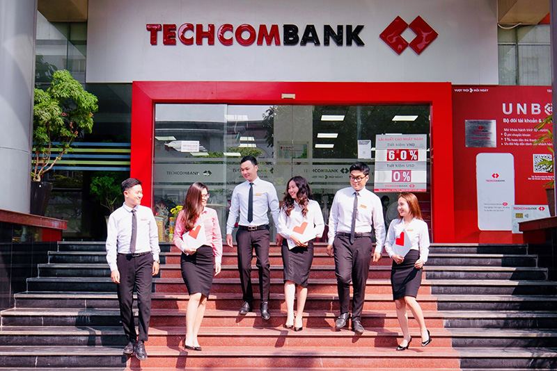 Techcombank tăng trưởng ấn tượng lợi nhuận kỷ lục năm 2024
