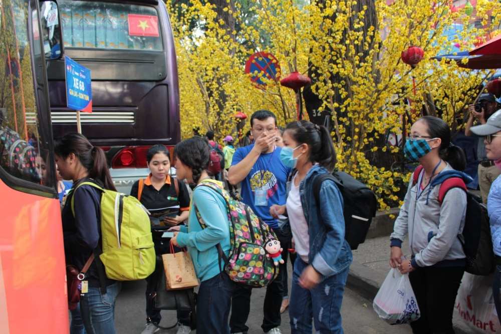 Chuyến xe Tết yêu thương cho sinh viên khó khăn