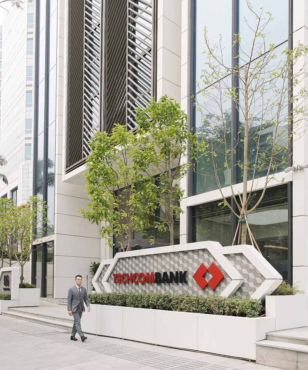 Techcombank tăng trưởng ấn tượng lợi nhuận kỷ lục năm 2024 3 trụ sở của Techcombank