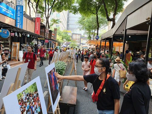 Đường sách Thành phố Hồ Chí Minh là điểm đến của những sự kiện kết nối cộng đồng yêu thích đọc sách. Ảnh: Báo Đại biểu Nhân dân