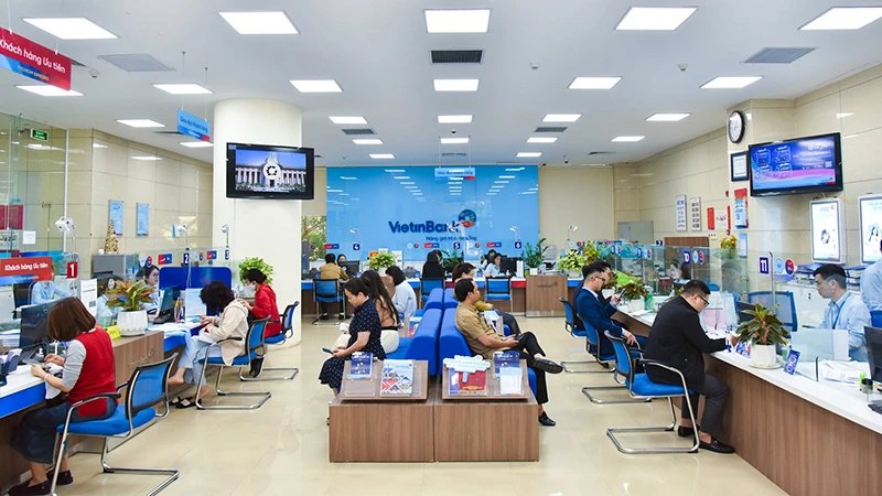 Ngân hàng tăng vốn điều lệ đáp ứng nhu cầu tín dụng tăng trưởng kinh tế 2 Việc điều hành hiệu quả chính sách tiền tệ sẽ tạo điều kiện thuận lợi cho các ngân hàng cung cấp vốn tín dụng