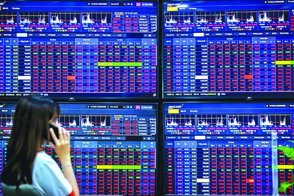 Bất chấp dao động thị trường, VN-Index vẫn đứng trên ngưỡng 1.300 3 Sàn HNX và UpCoM ghi nhận mức giảm nhẹ - 60s hôm nay