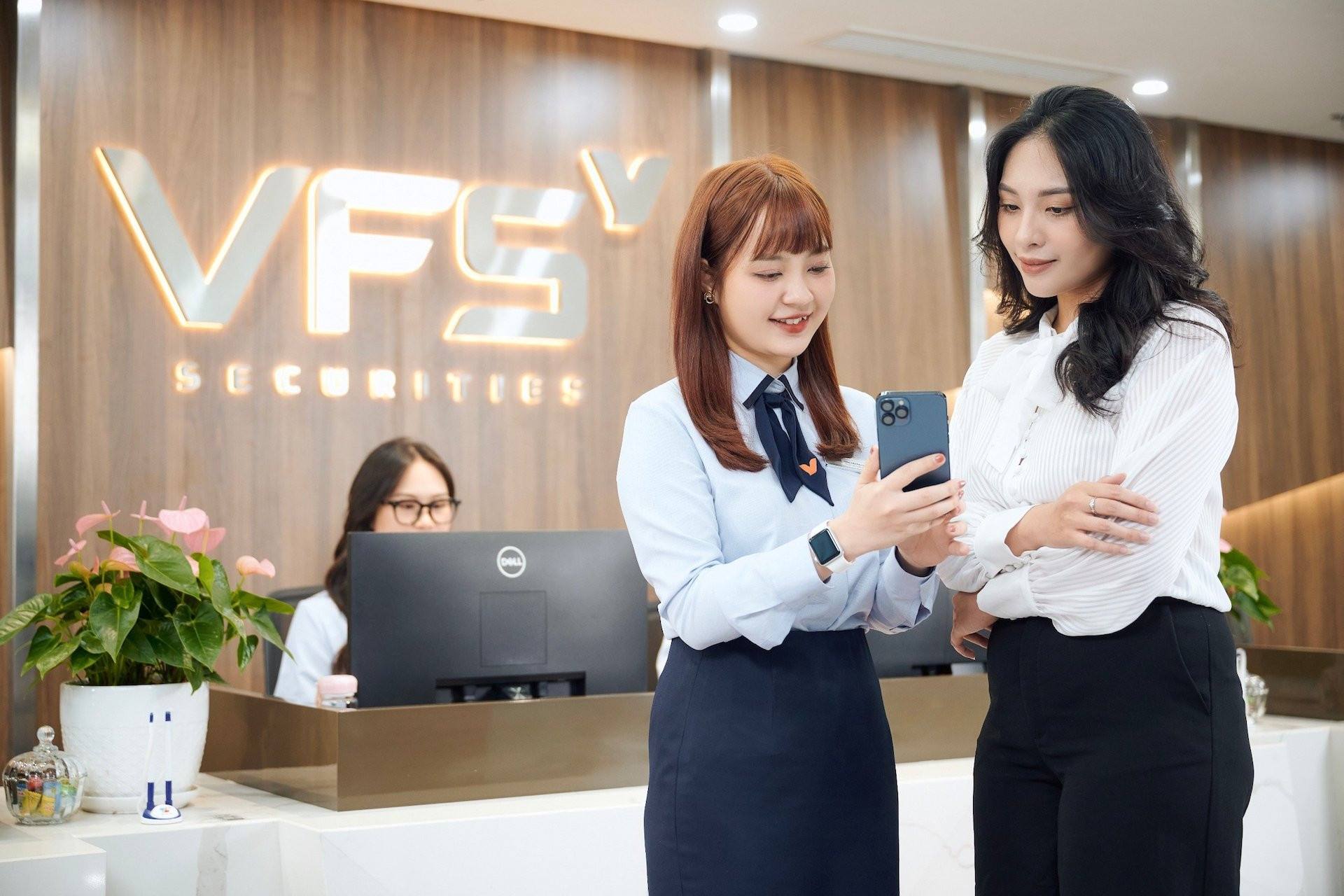 Nhiều doanh nghiệp tạm hoãn phát hành cổ phiếu thêm vì thị trường khó khăn 1 Chứng khoán Nhất Việt (VFS) tạm dừng kế hoạch phát hành thêm cổ phiếu - 60s hôm nay