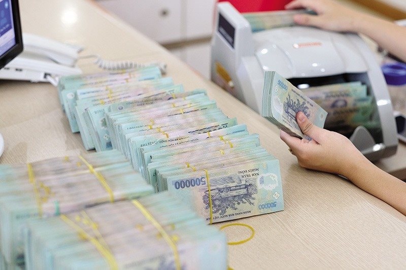 Bộ Tài chính đề xuất tiếp tục miễn thuế lãi tiền gửi tiết kiệm 2 Bộ Tài chính đề xuất tiếp tục miễn thuế lãi tiền gửi để khuyến khích tiết kiệm, đảm bảo nguồn vốn dài hạn và ổn định hệ thống tài chính.