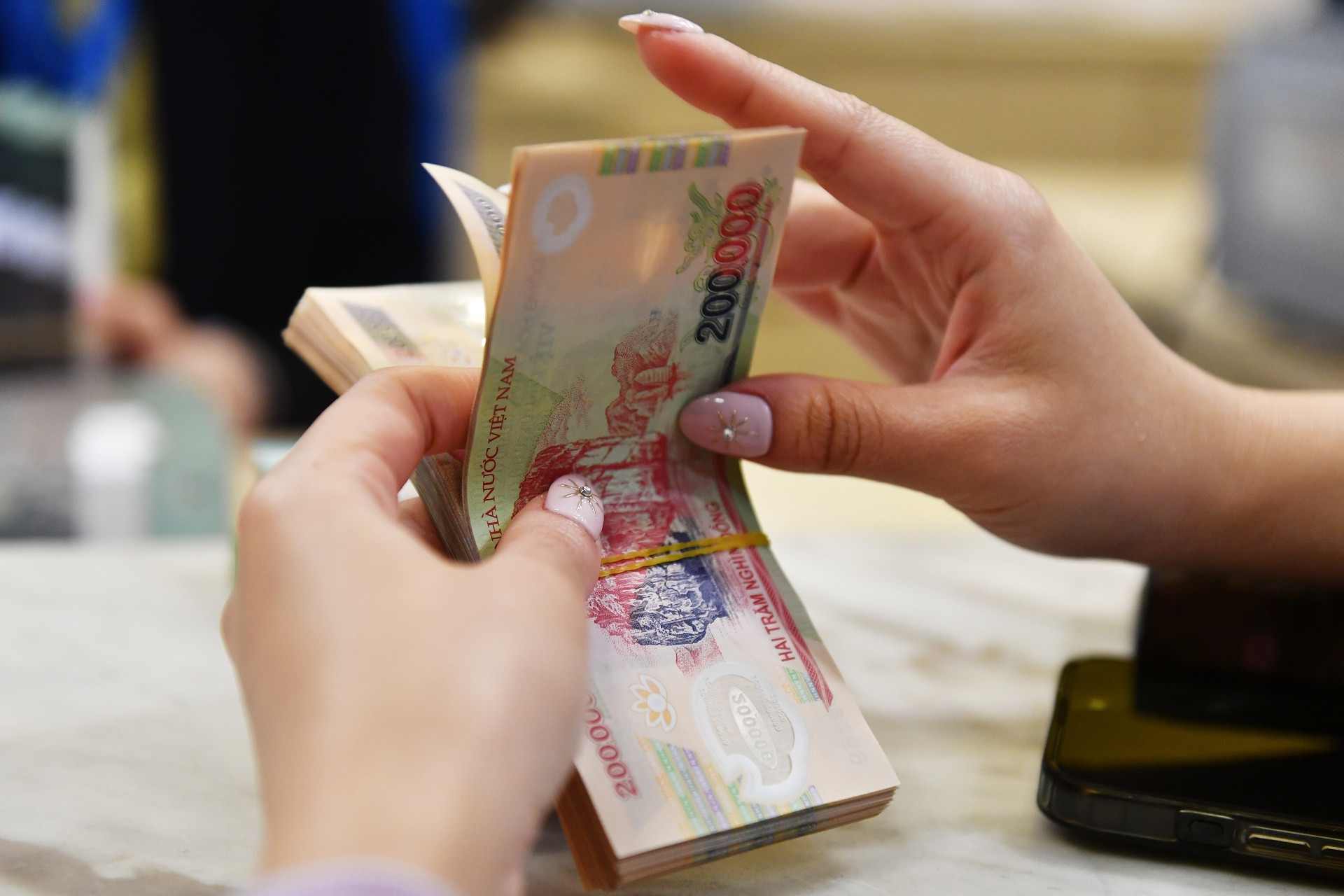 Ngân hàng điều chỉnh giảm lãi suất huy động sau chỉ đạo mạnh mẽ từ Thủ tướng 2 ngân hàng