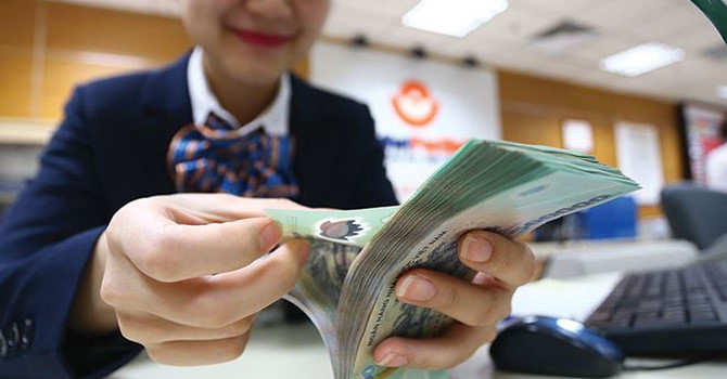 Ngân hàng đẩy mạnh tín dụng, hỗ trợ tăng trưởng kinh tế 2025 3 ngân hàng