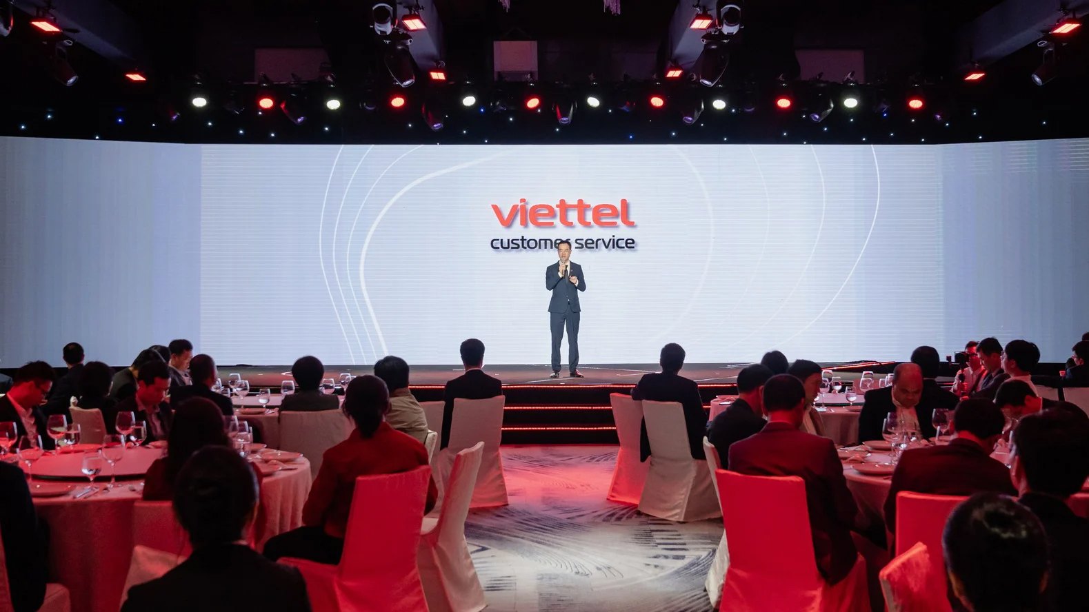 Viettel Customer Service mở đường chinh phục thị trường 650 tỉ USD 1 viettel-customer-service