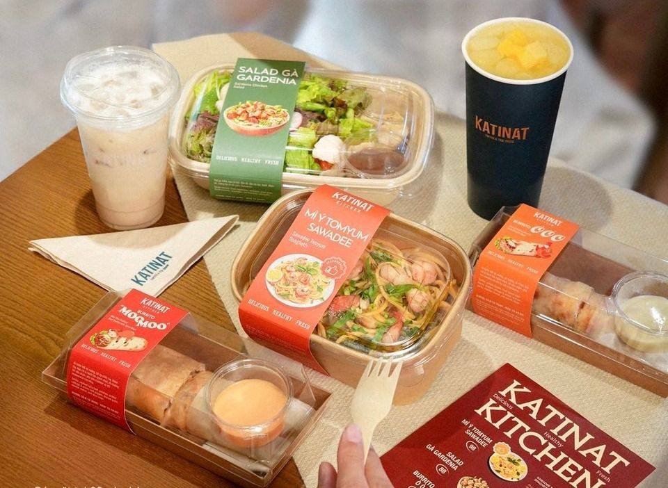 Các chuỗi cà phê đua nhau bán đồ ăn để phục vụ cho giới trẻ 2 cà phê
