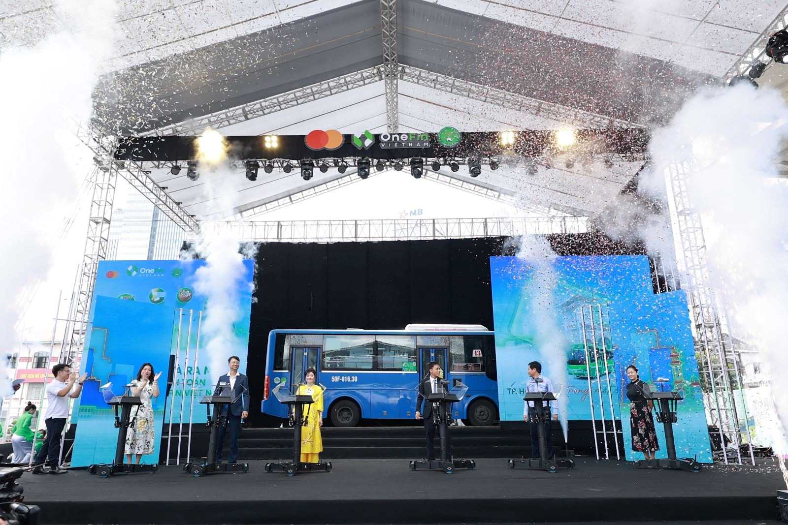 Open Loop giúp hơn 60 triệu chủ thẻ NAPAS thanh toán dễ dàng trên Metro số 1 3 openloop