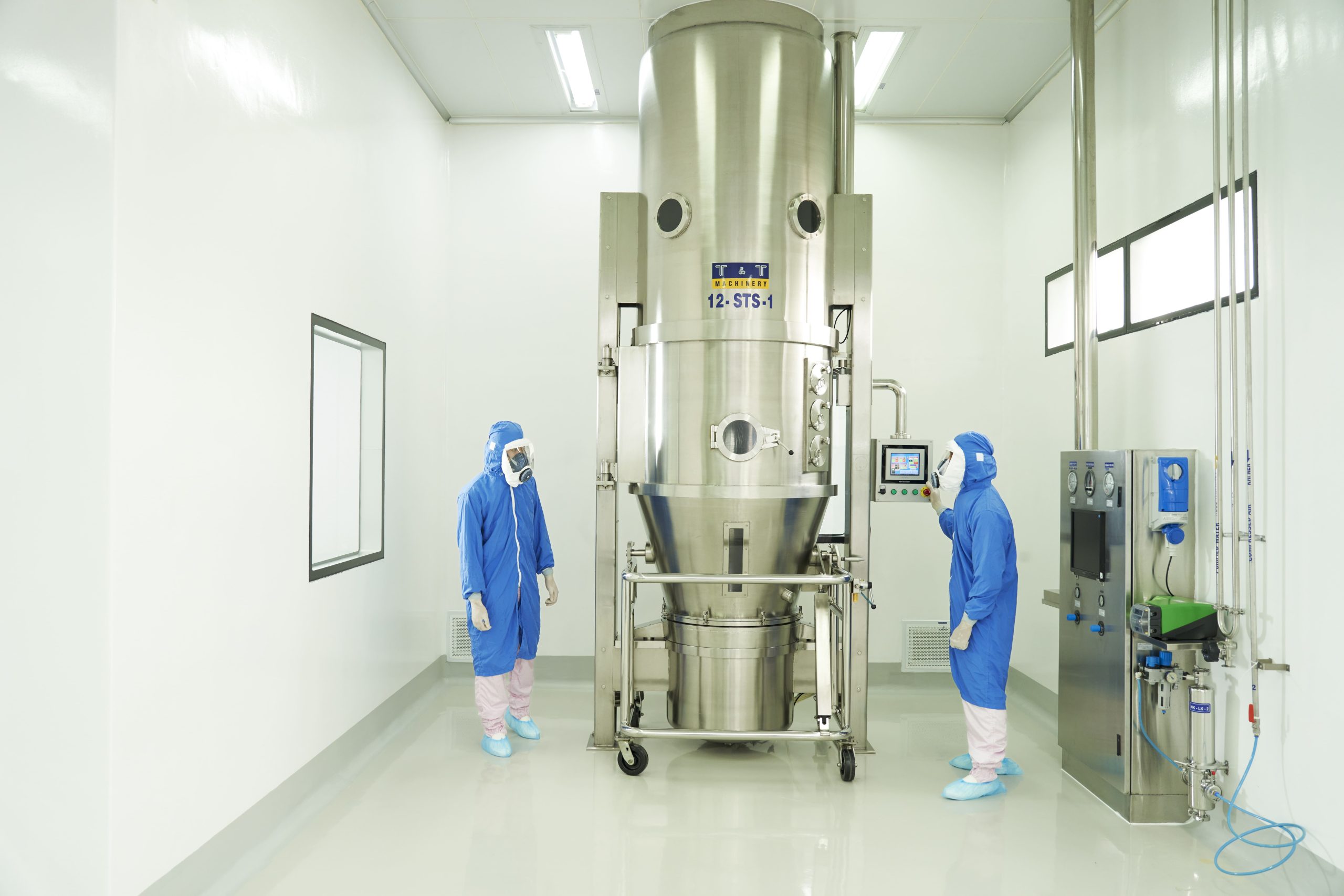 Bên trong nhà máy sản xuất thuốc dạt chất lượng EU GMP của Imexpharm 4 scaled