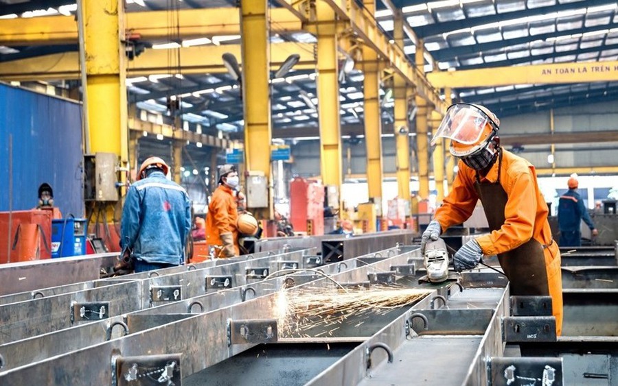 Việt Nam liệu có giữ vững đà tăng trưởng 7% như UOB dự báo? 1 UOB du doan gdp viet nam 2025 1