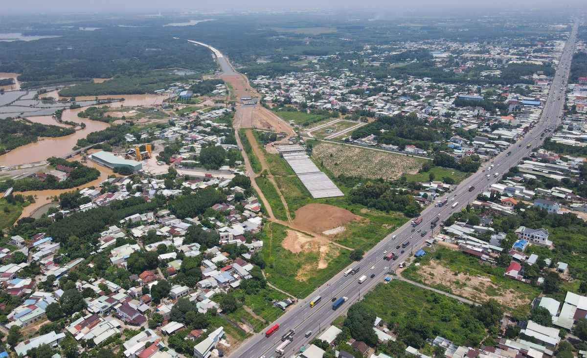 Đất nền phía nam 2025, thị trường lặng sóng chờ phục hồi 1 Đất nền phía Nam mở bán rầm rộ với 3.000-3.500 nền