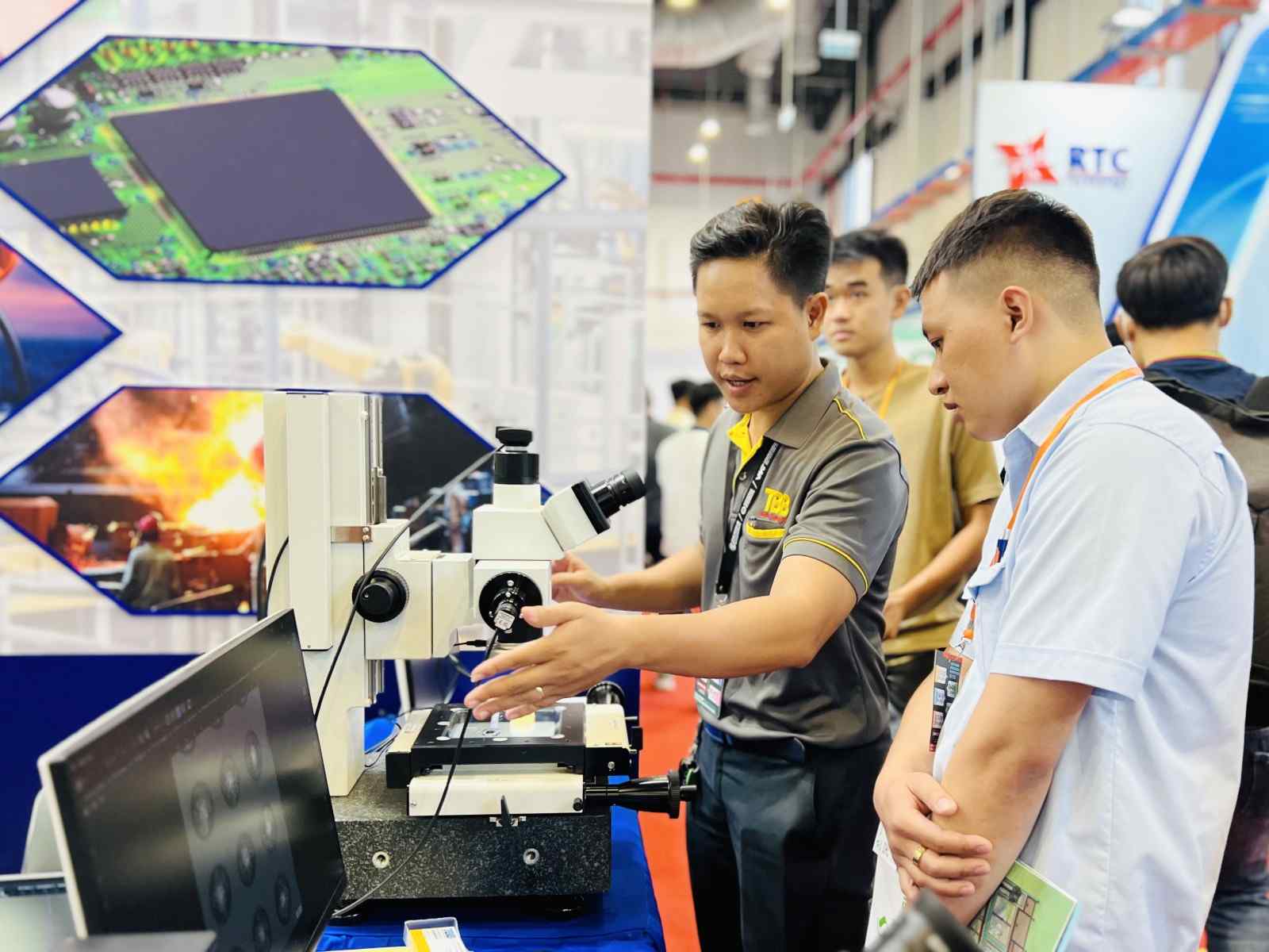 Ngân sách nhà nước và các tổ chức tài chính nội địa khó đáp ứng, buộc doanh nghiệp phải tìm nguồn lực từ thị trường vốn.