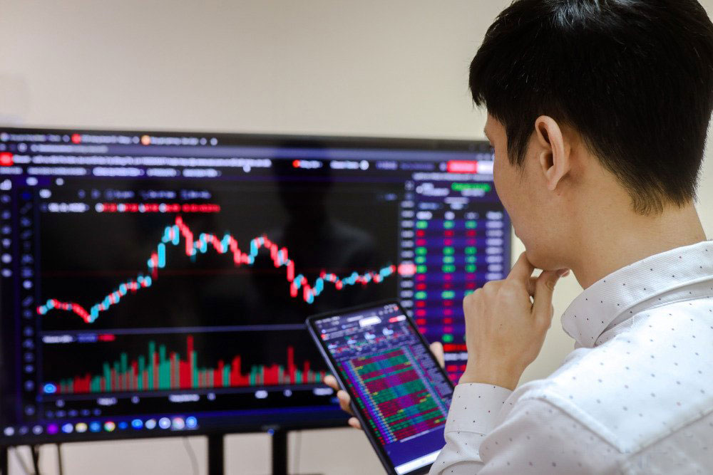 VCB là động lực chính, thị trường chứng khoán tiếp tục bị bán ròng 1 Chỉ số VN-Index tăng nhờ cổ phiếu trụ - 60s hôm nay