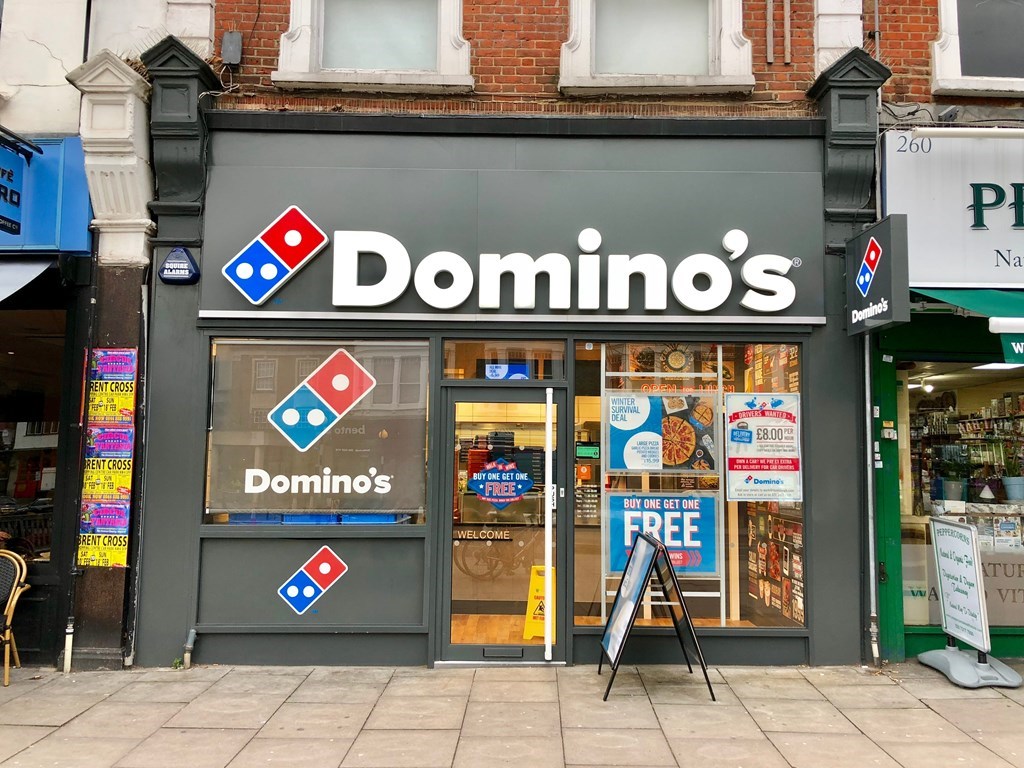 Domino's Pizza cải thiện doanh thu nhờ ra mắt bánh pizza mới 1 Domino's Pizza ra mắt bánh pizza đế nhồi phô mai
