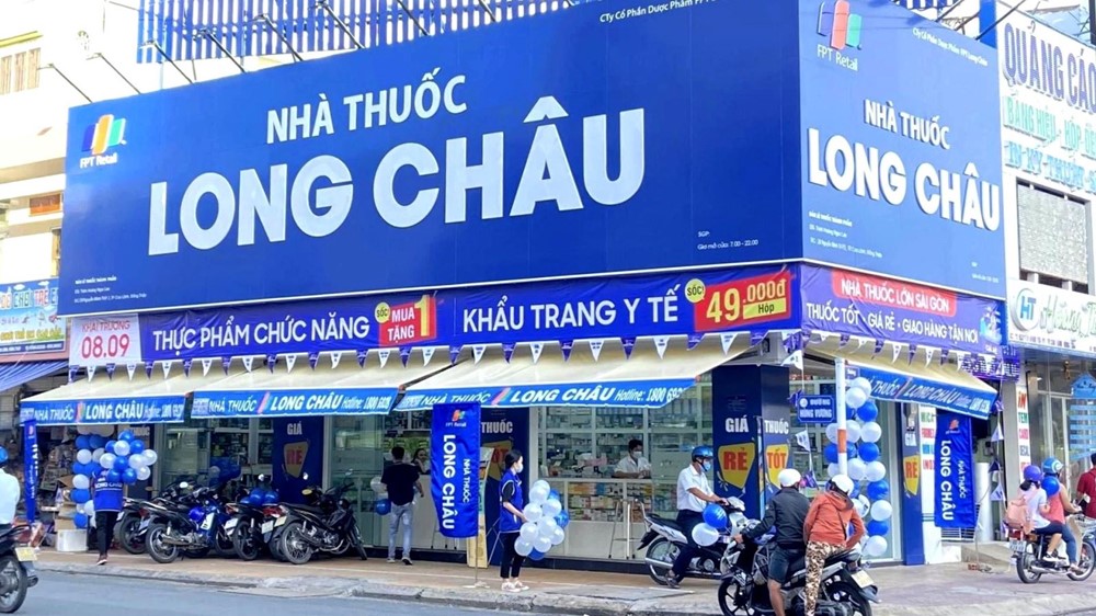 FPT Retail mở rộng chuỗi Long Châu dự báo tăng trưởng 17,5% 1 Chuỗi nhà thuốc Long Châu tiếp tục mở rộng và là động lực tăng trưởng chính - 60s hôm nay