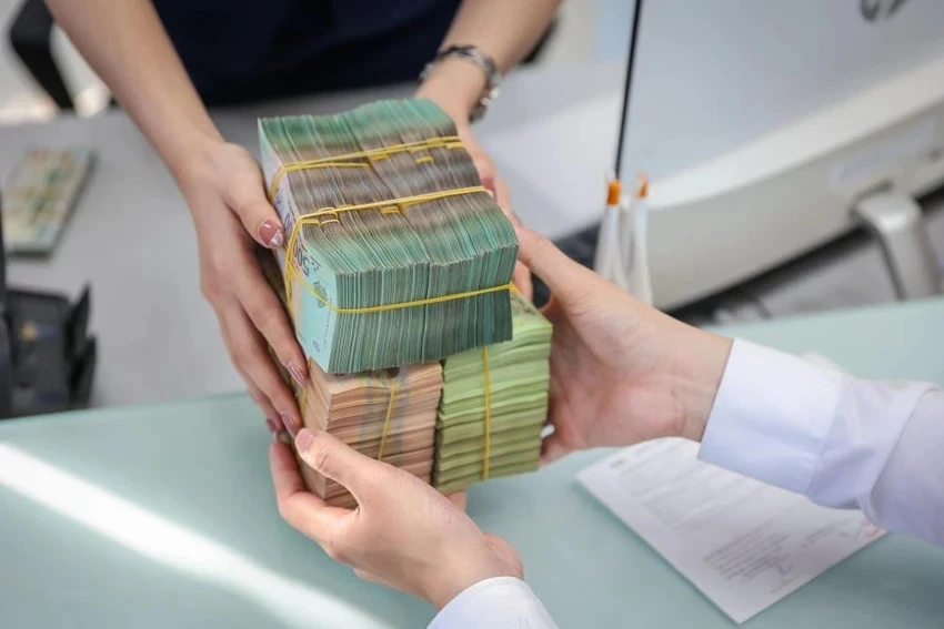 Giảm lãi suất liên ngân hàng, kích thích kinh tế 2025 - Tin tức tài chính ngân hàng tại 60s Hôm Nay