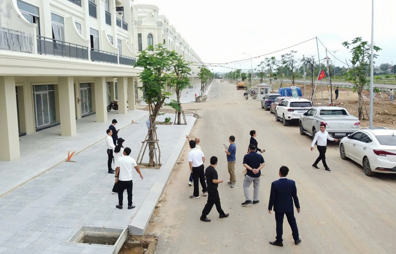 Thị trường nhà đất 2025 tăng nhiệt, tỉnh táo trước bẫy “FOMO” 2 Cảnh báo bẫy “FOMO” từ các “cơn sốt ảo”