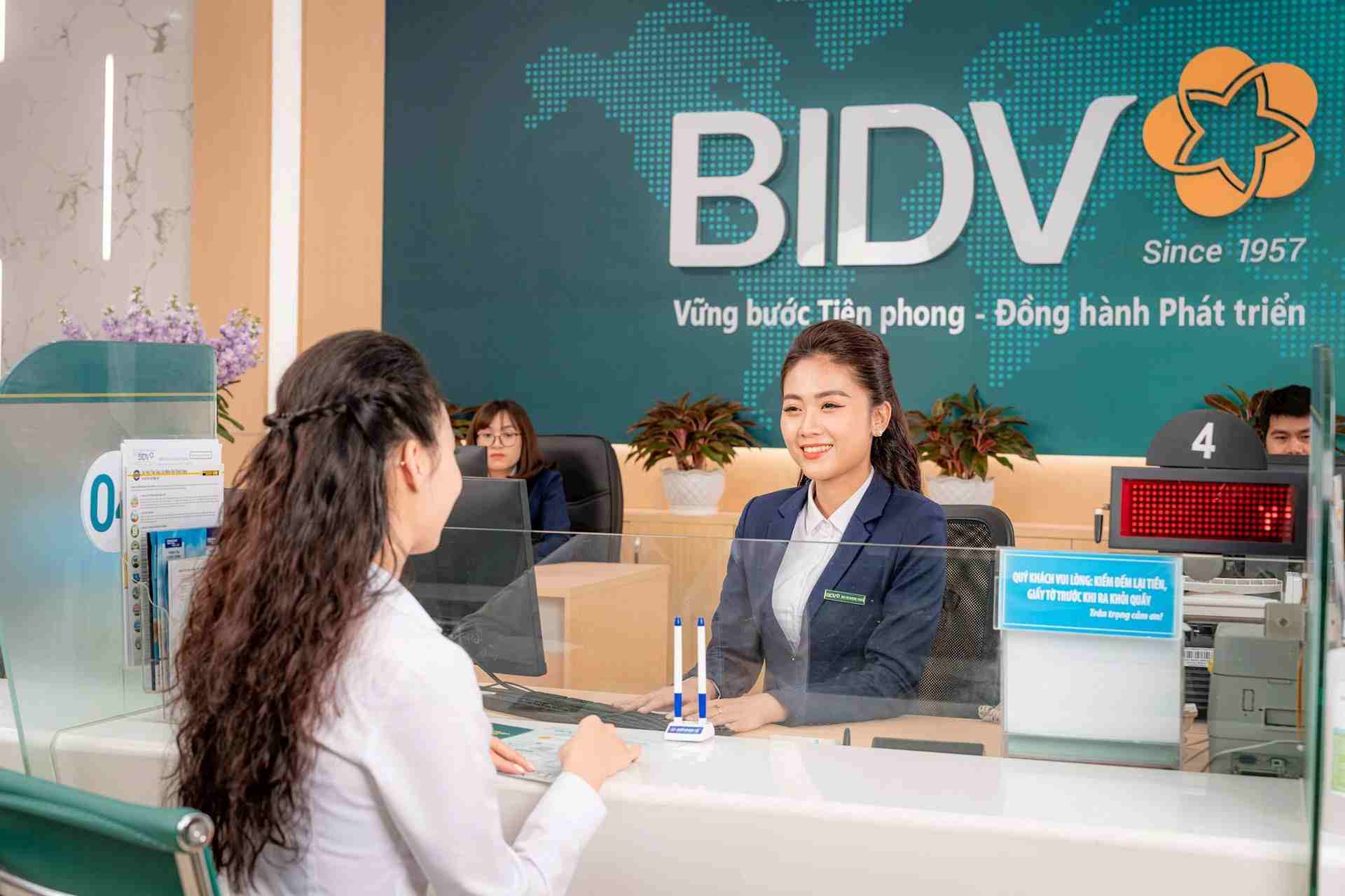 Cuộc đua tăng vốn điều lệ ngân hàng bùng nổ 2025 1 vốn điều lệ ngân hàng tăng mạnh