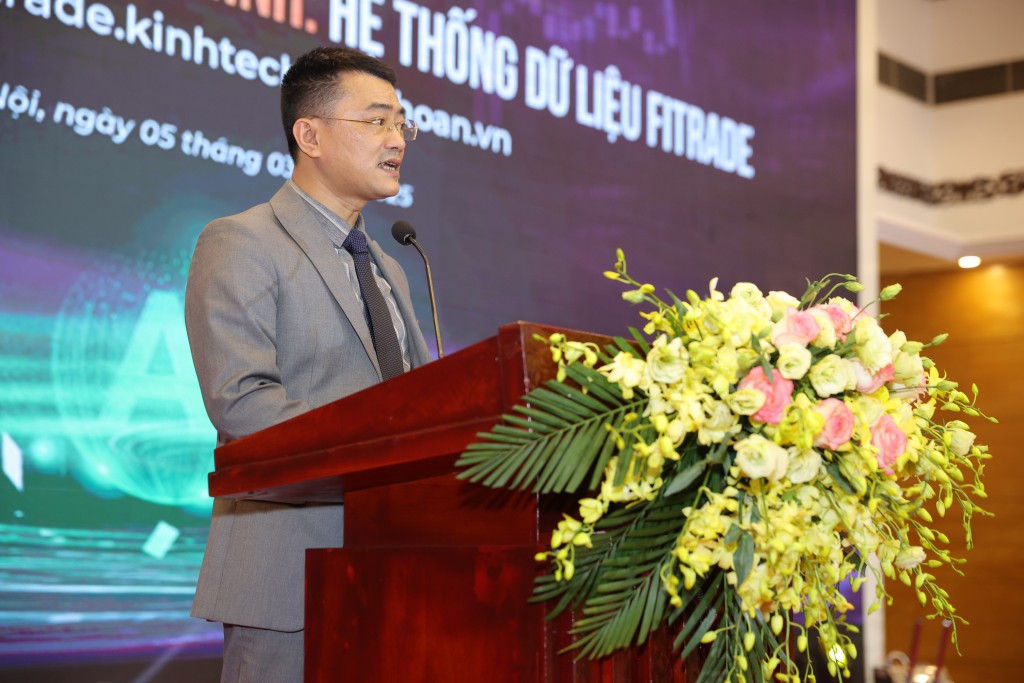 Fitrade ra mắt với hệ thống dữ liệu tài chính toàn diện cho nhà đầu tư 2 Ông Nguyễn Viết Việt, Tổng Biên tập Tạp chí điện tử Kinh tế Chứng khoán Việt phát biểu khai mạc - 60s hôm nay
