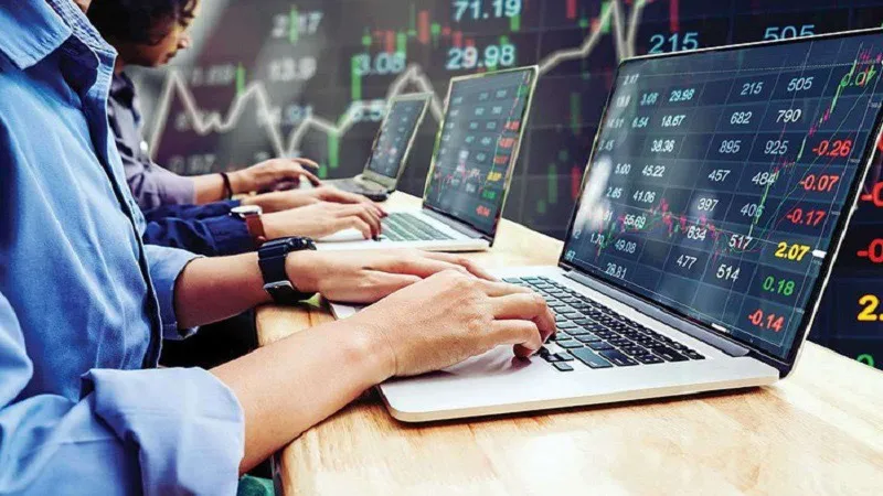 Dòng tiền "chảy mạnh" vào cổ phiếu nhỏ khi VN-Index tiệm cận mốc 1300 1 VN-Index vẫn giảm sâu - 60s hôm nay