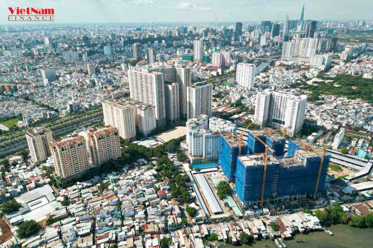 8.700 căn hộ cho thuê ngắn hạn TP.HCM gặp khó vì lệnh cấm 1 TP.HCM, trung tâm du lịch và kinh tế phía Nam, đang chứng kiến làn sóng bất ổn trong thị trường bất động sản (BĐS) cho thuê ngắn hạn