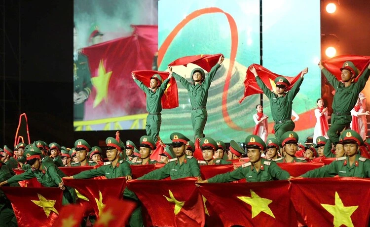 Giữ gìn hào khí dân tộc qua sân khấu lịch sử hoành tráng “Hẹn ước Bắc - Nam”. Ảnh: Sưu tầm