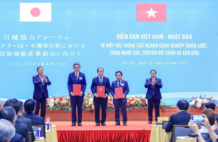 Viet Nam don nha may Silicon ban dan Nhat Ban buoc tien cong nghe cao 2 1