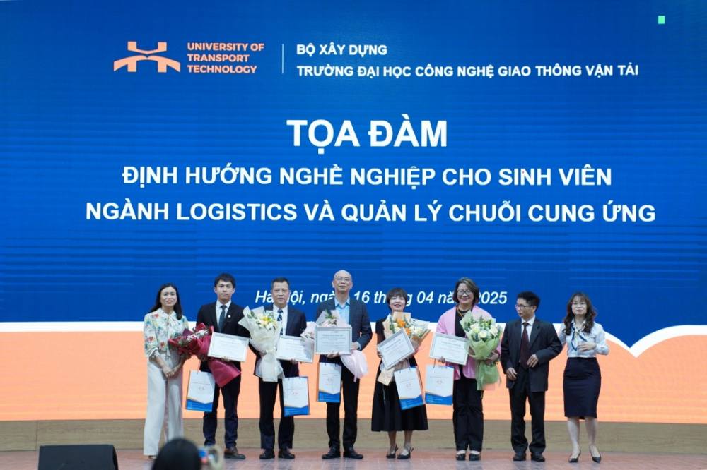 dao tao nhan luc nganh logistics yeu to then chot giup nang cao nang luc canh tranh cua nganh 6800872bdd329 compressed 1