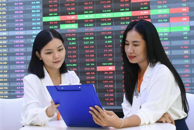 VN-Index tăng điểm thử thách 1.200, cổ phiếu dệt may, bất động sản lao dốc 1 Thị trường chứng khoán Việt Nam tiếp tục đà tăng sau phiên bùng nổ ngày 10/4, khi VN-Index vọt hơn 70 điểm, đóng cửa ở mức 1.168,34 điểm