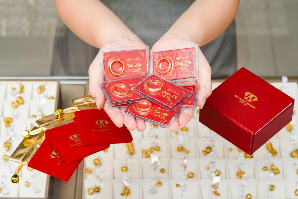 Giá vàng hôm nay 4/4 biến động mạnh, thị trường lao dốc
