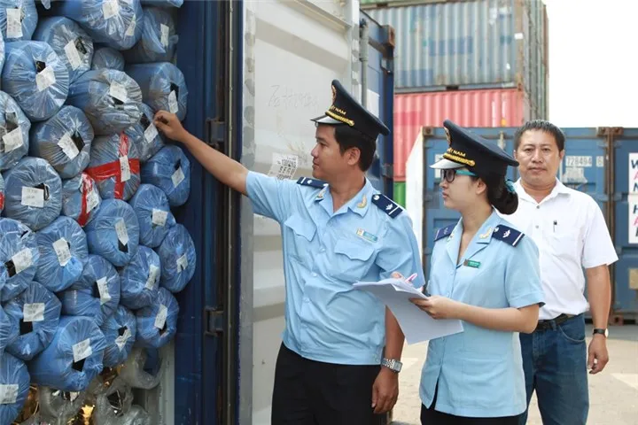 Hải quan siết chặt kiểm tra xuất xứ hàng hóa nhập khẩu 2025 2 hàng hóa