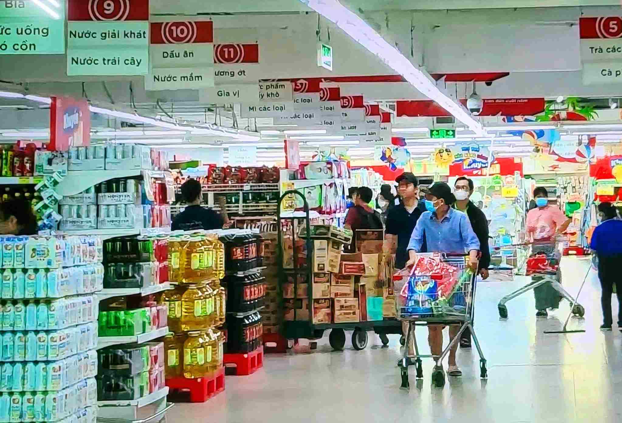 Shopping Season 2025, kích cầu mua sắm, đẩy mạnh thanh toán không tiền mặt 2 120250424104102 compressed 1
